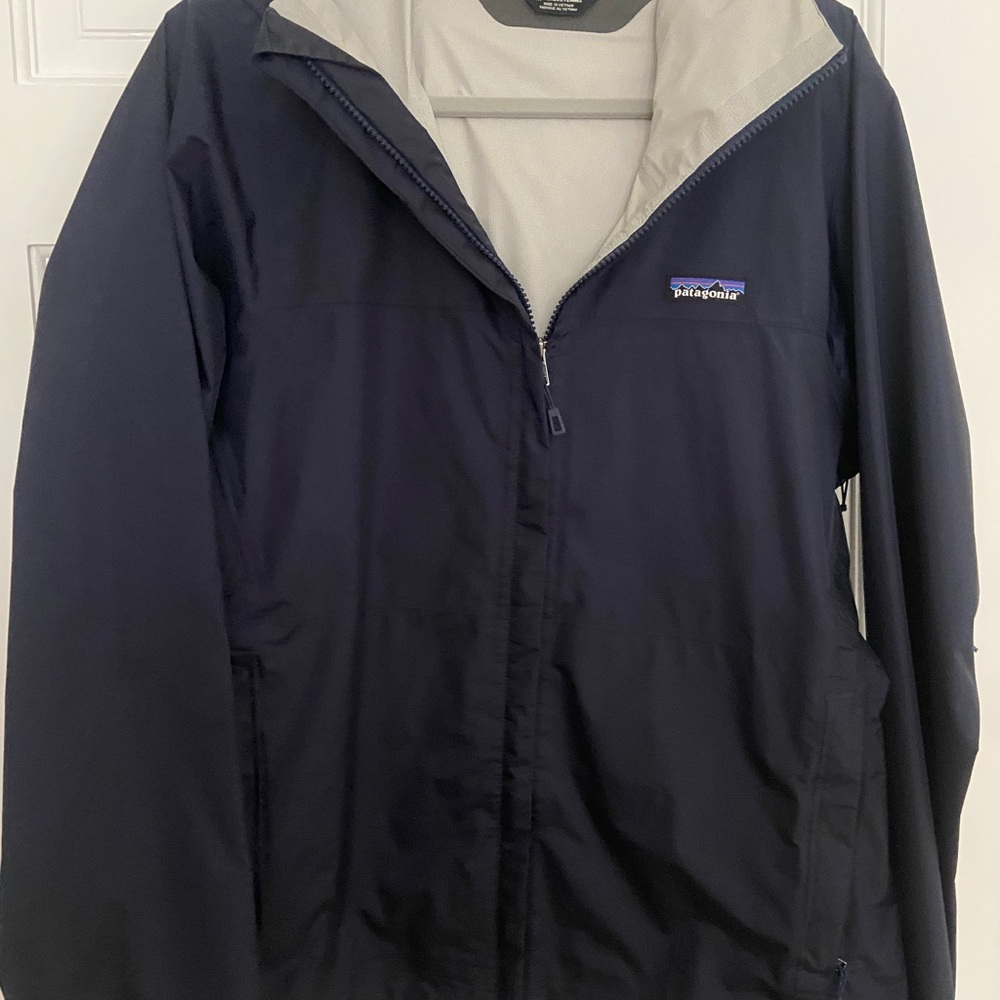 Patagonia Blue Lightweight Water-Resistant shell.  women’s sz medium